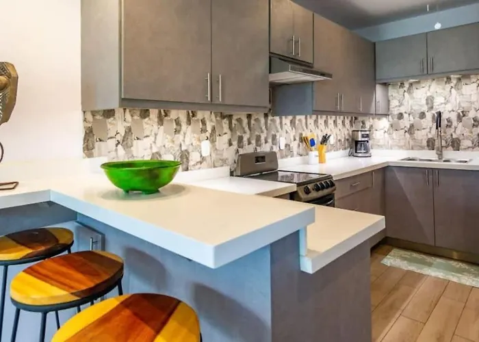 Elegant With Brand-new Fixtures, Shaded Tropical Terrace, And Secluded Access Playa Flamingo