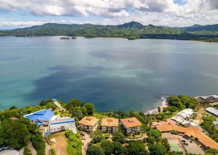 Elegant With Brand-new Fixtures, Shaded Tropical Terrace, And Secluded Access Playa Flamingo