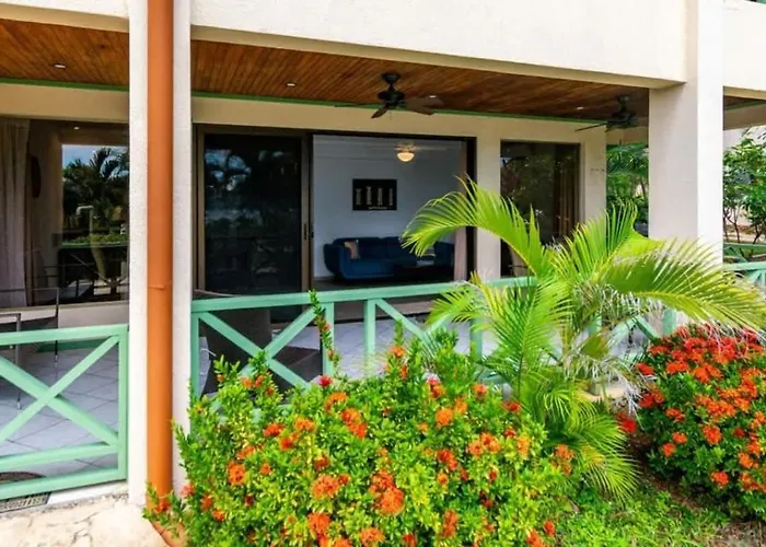 Elegant With Brand-new Fixtures, Shaded Tropical Terrace, And Secluded Access * Playa Flamingo