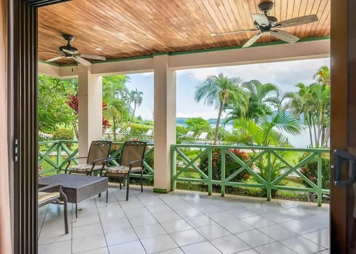 Elegant With Brand-new Fixtures, Shaded Tropical Terrace, And Secluded Access Hébergement de vacances Playa Flamingo